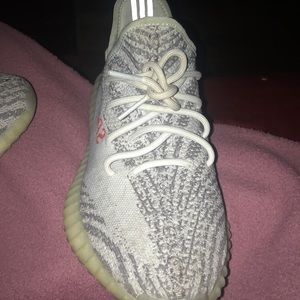 9.5 blue tint yeezy